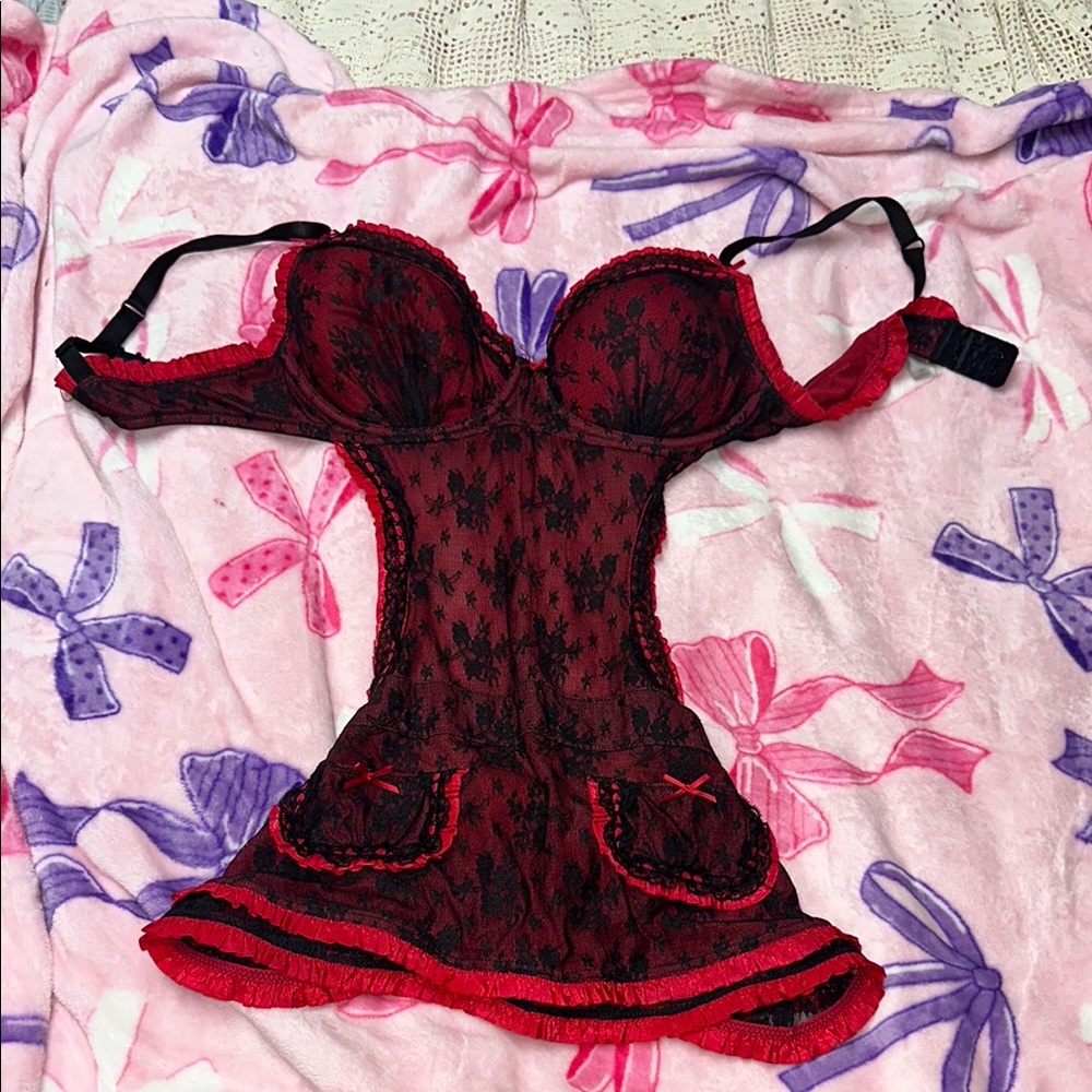 Vintage VS Victoria’s Secret Women’s Apron Lingerie Red Lace Bow Size 36D